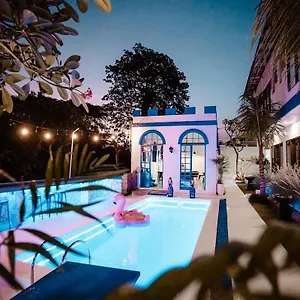 Bombora Surf Camp Улувату