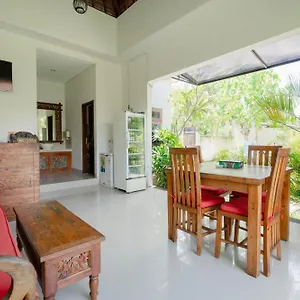 Wira & Uluwatu (Bali)